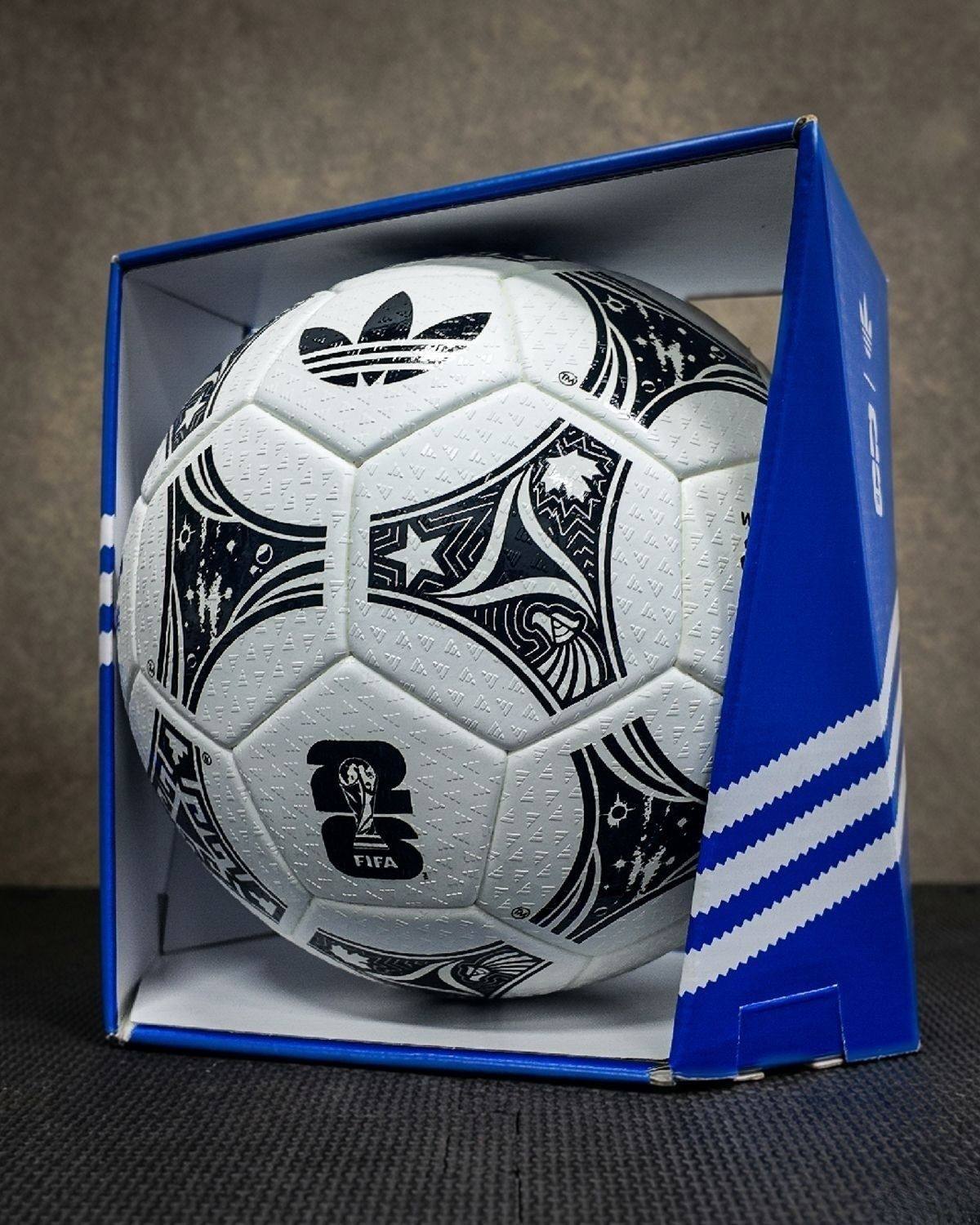 ⚽adidas FIFA World Cup 26 Trionda Mash Up Ball - RRP £130